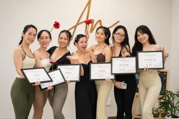 YÊN'S YOGA STUDIO